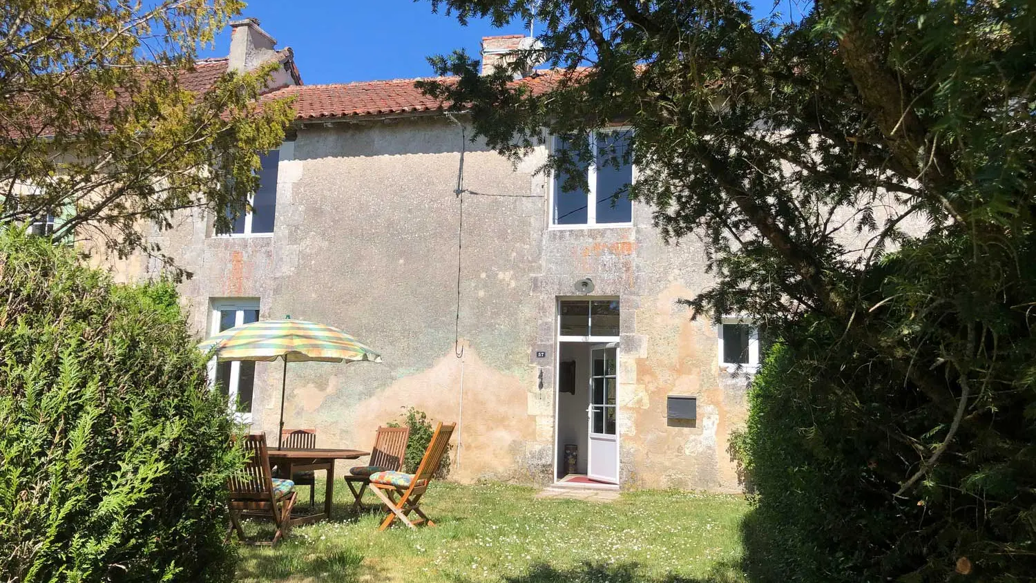 Gîte vintage avec piscine à Biras