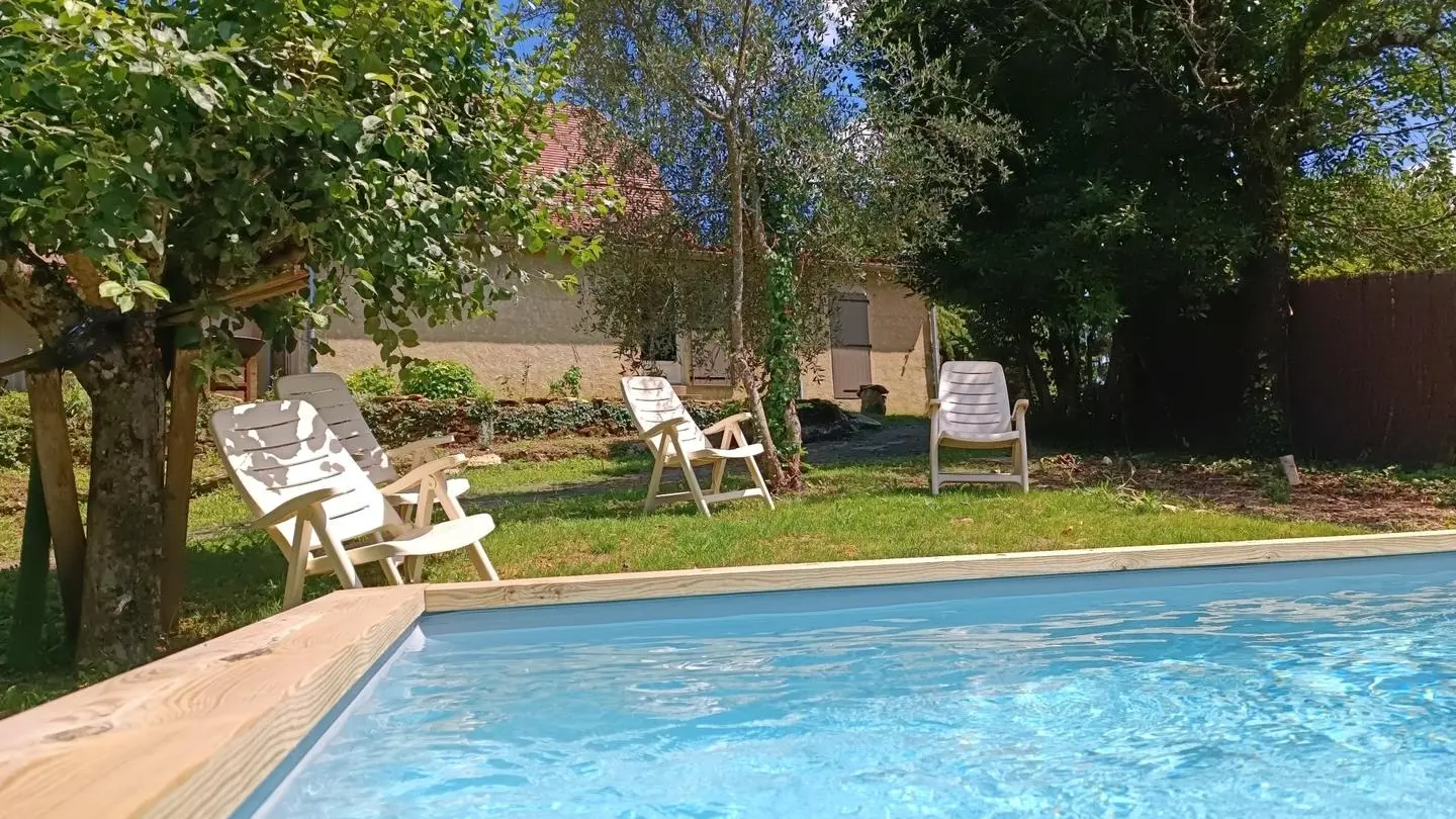 villa  4 m  à sarlat pour  10 pers