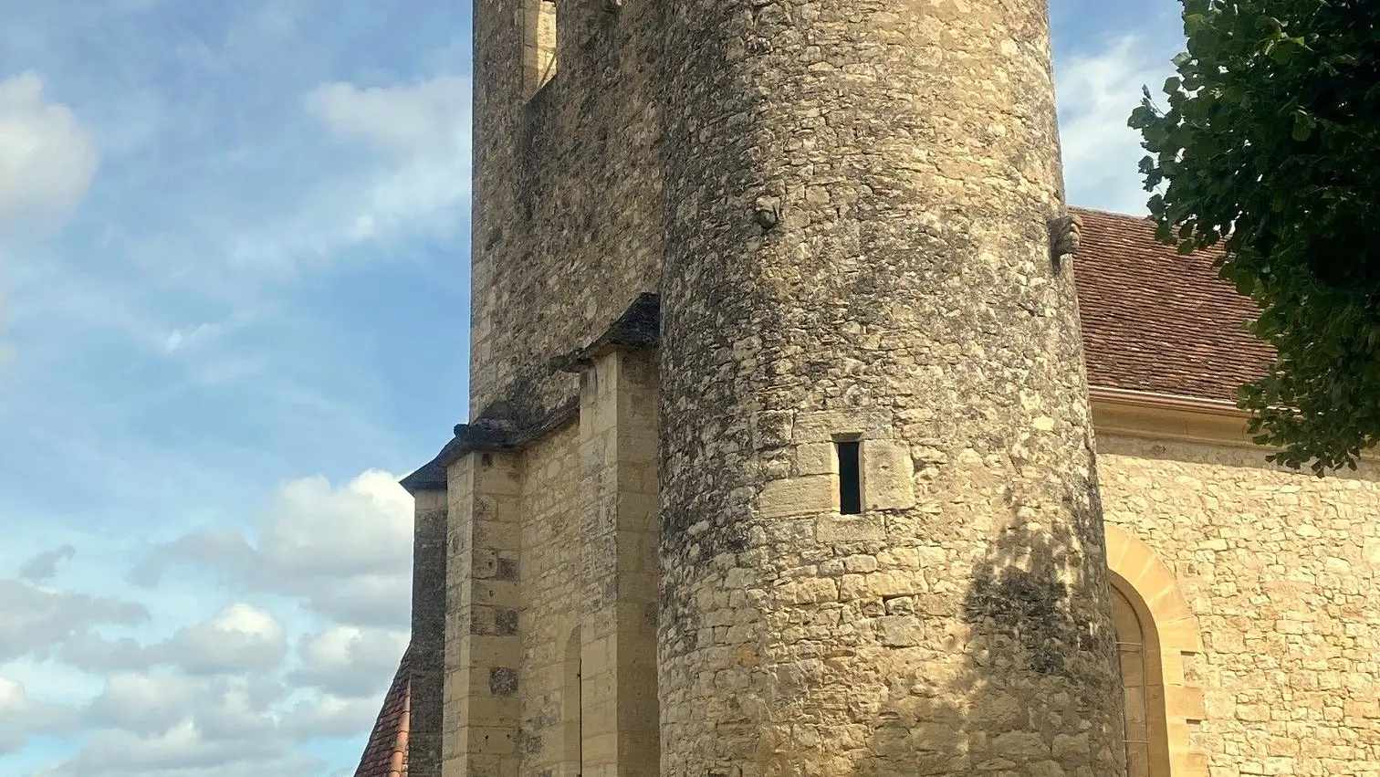 ALLAS-LES-MINES-Boucle de Port d'Envaux-Eglise
