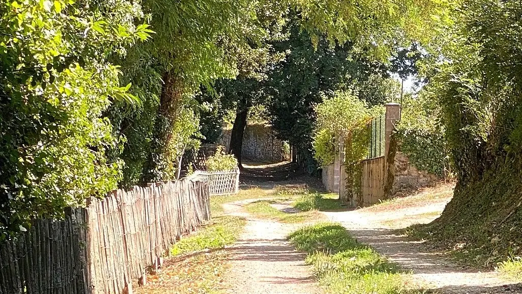 AUGIGNAC-Boucle des hameaux-Chemin