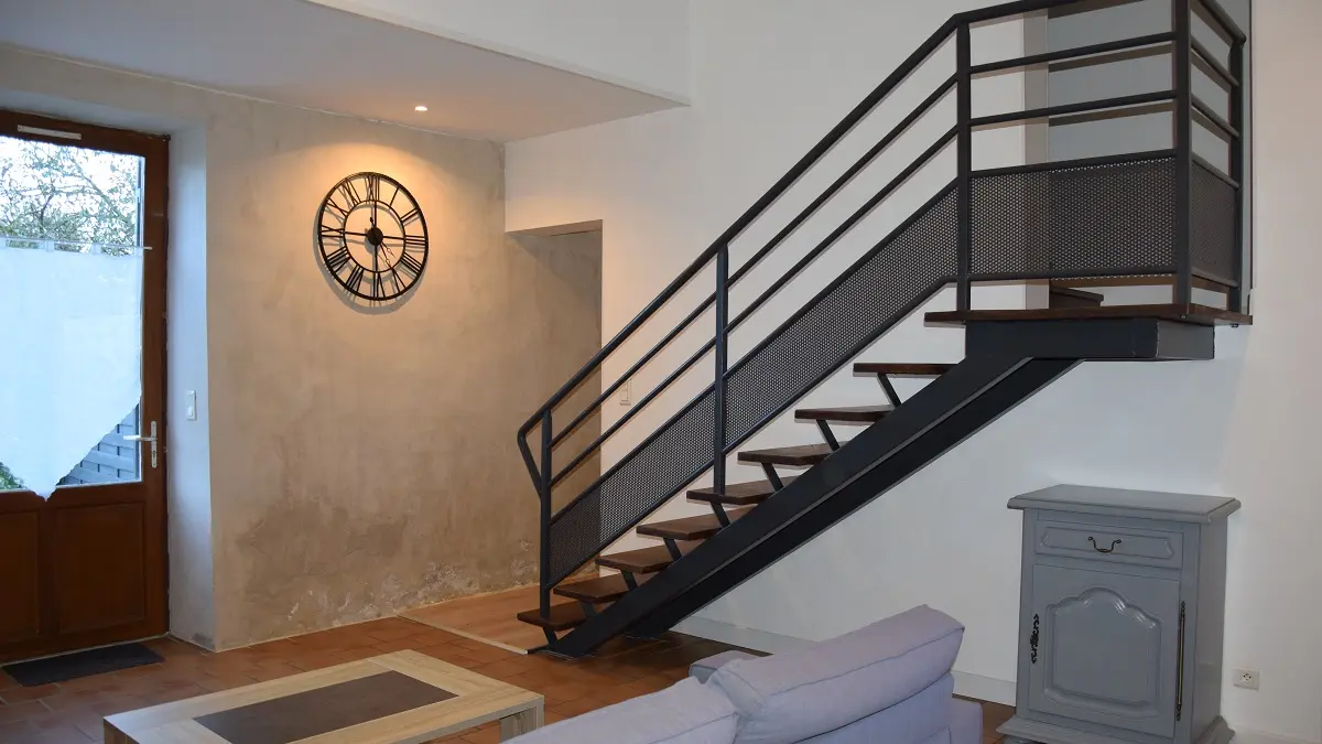 Chaulnes-Alouettes-salon-escalier vers chambres