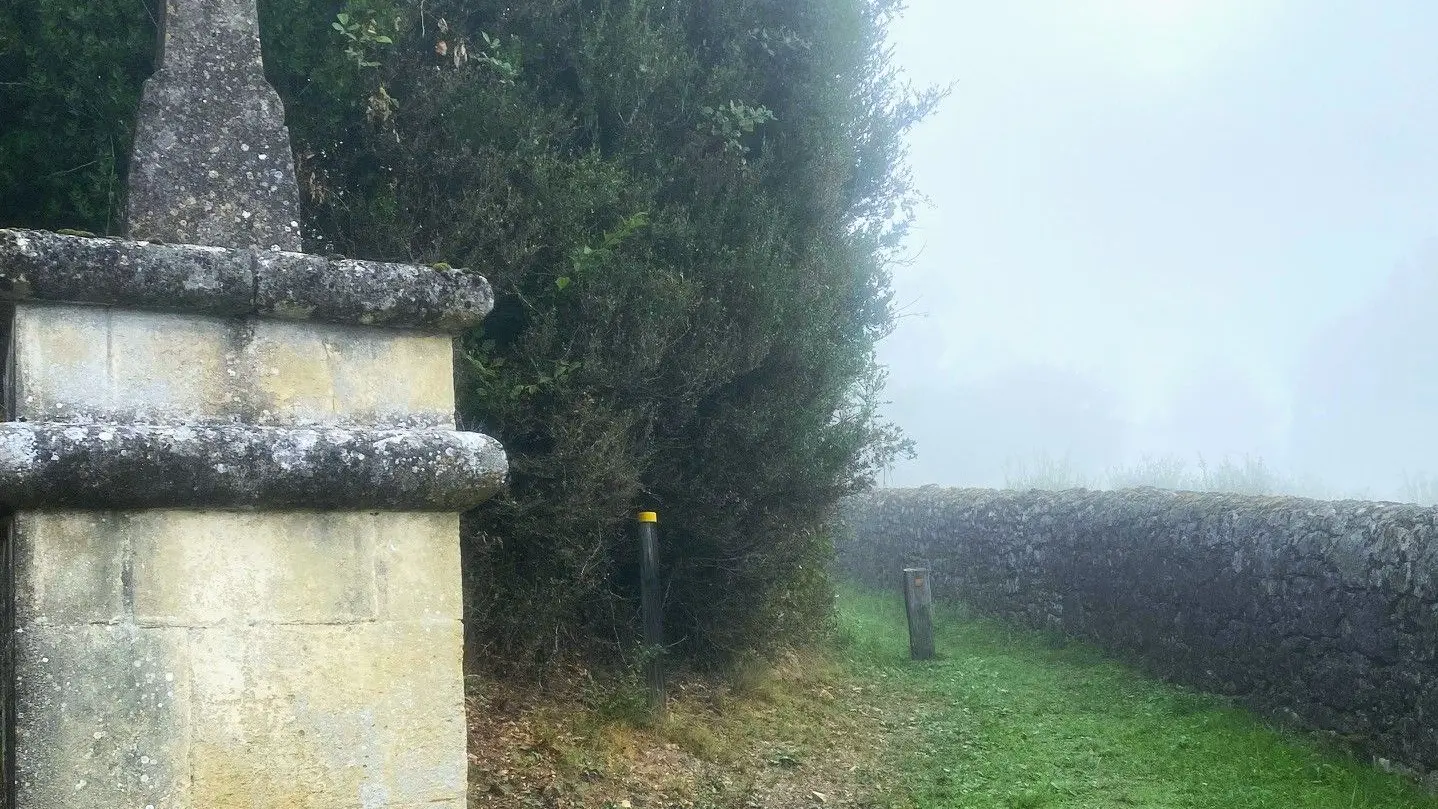 BEZENAC-Boucle de Bezenac-Chemin-Poteau