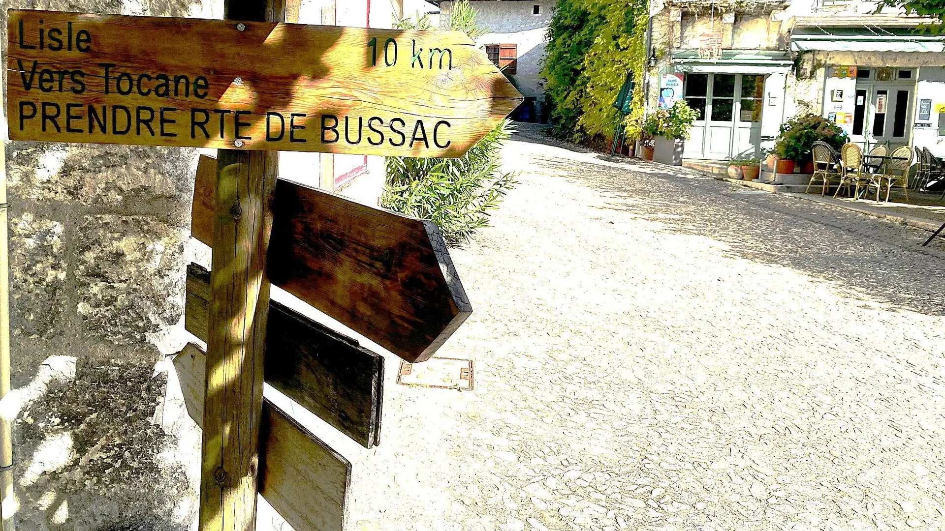 BOURDEILLES-Boucle de Bourdeilles-Village