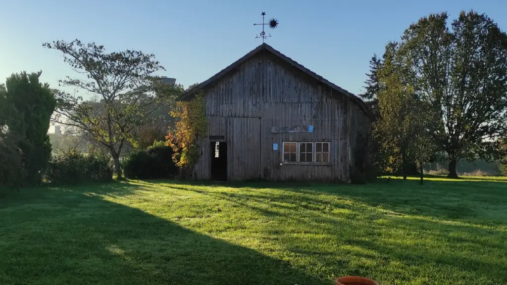 Accès au séchoir, salle de jeux, et jardin