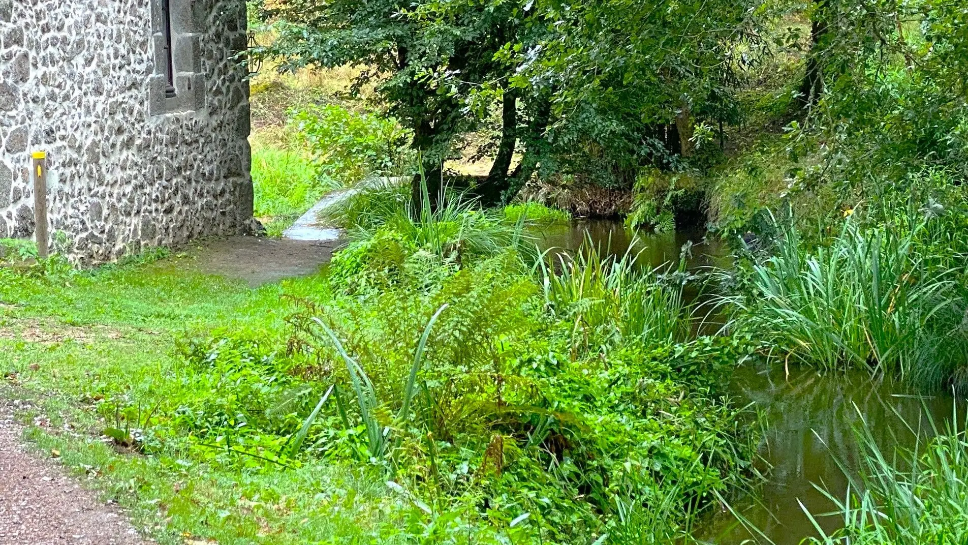 BUSSEROLLES-Boucle du Buisson-Chemin-Poteau