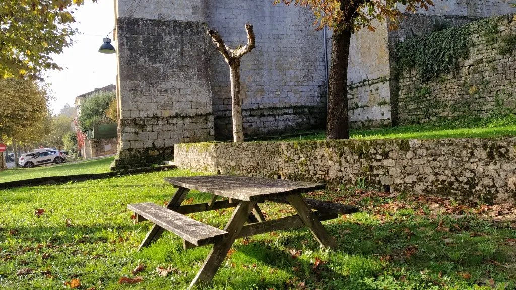 Beaumont derrière église 2