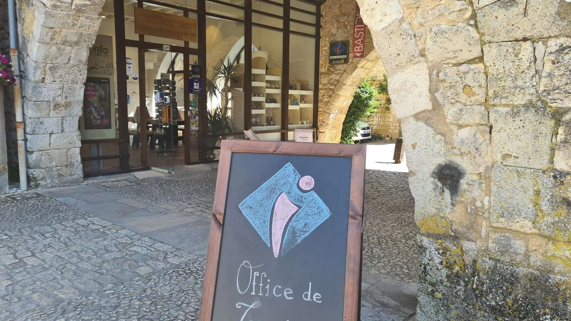 Bureau touristique de Monpazier extérieur