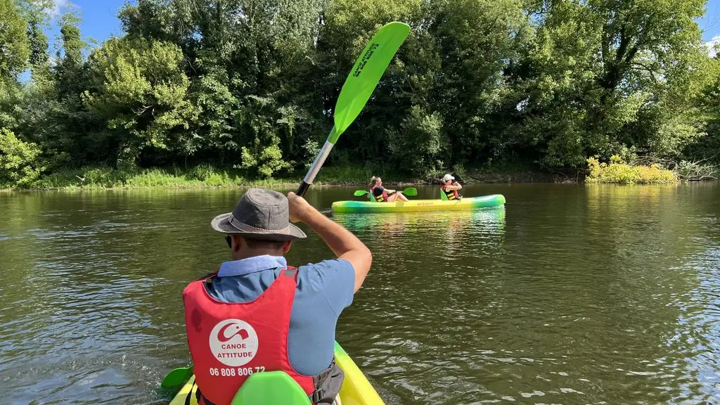 CANOE ATTITUDE