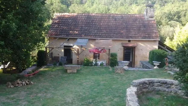 GOURGON Gîtes La Cantharide maison