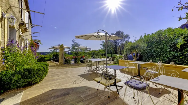 CHO_Rouffignac_Le demeure du choeur_Terrasse_Octobre 2024©myphotoagency