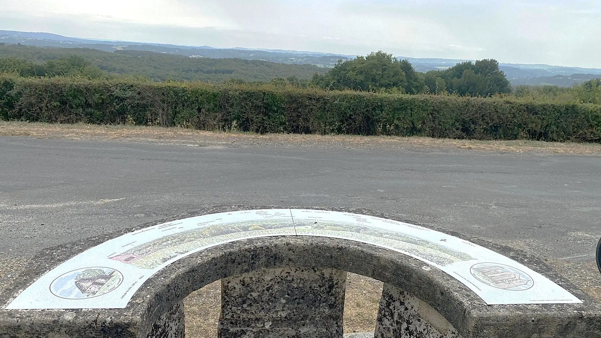 CHERVEIX-CUBAS-Boucle des coteaux de l'Auvézère-ctable d'orientation