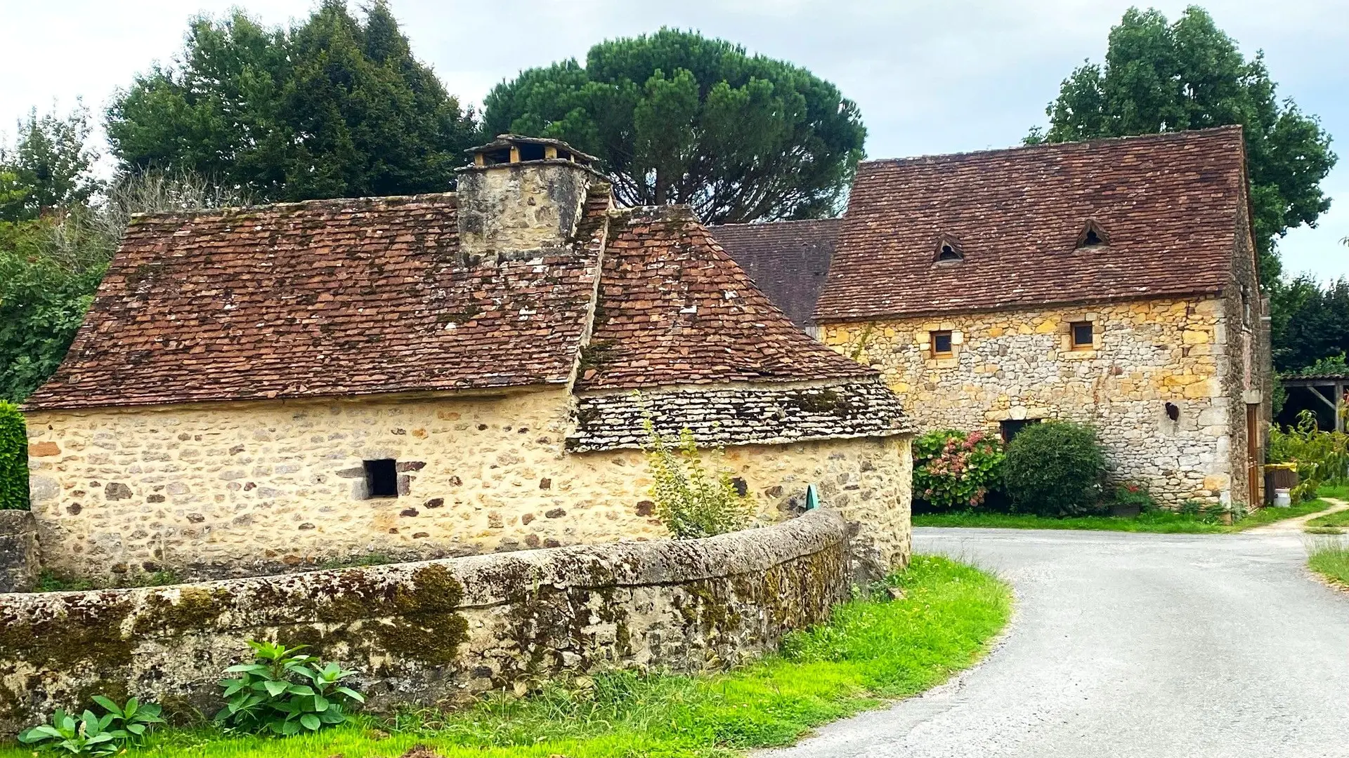 COUX-ET-BIGAROQUE-Boucle des fontaines-Village