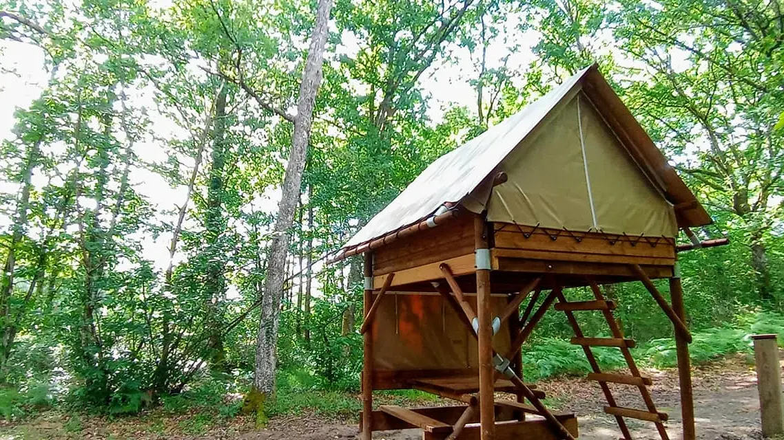 Camping O bois dormant à Lempzours