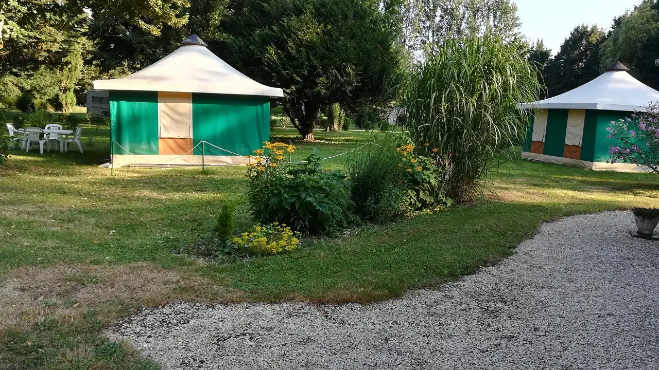 Camping d'Auberoche à Le Change