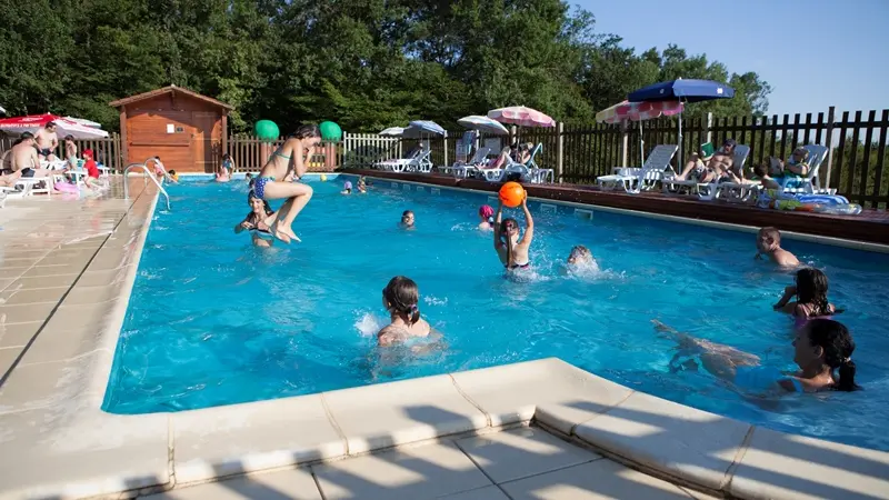 Camping la Garenne_Piscine©DELEBARRE