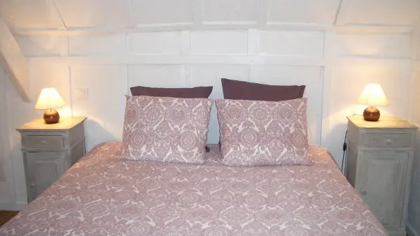 Chambre lit double  gîte la Salamandre redim