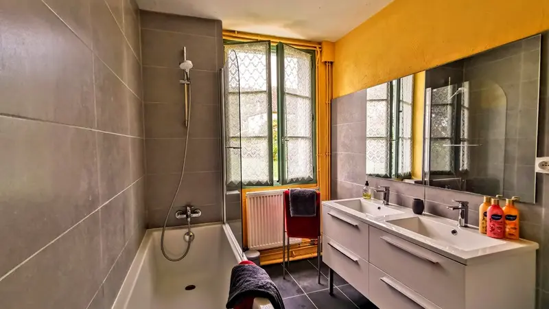 Chez Beune - BATHROOM -Les Eyzies -Gite Alors -Salle de Bains 2024©Paul_Lowther