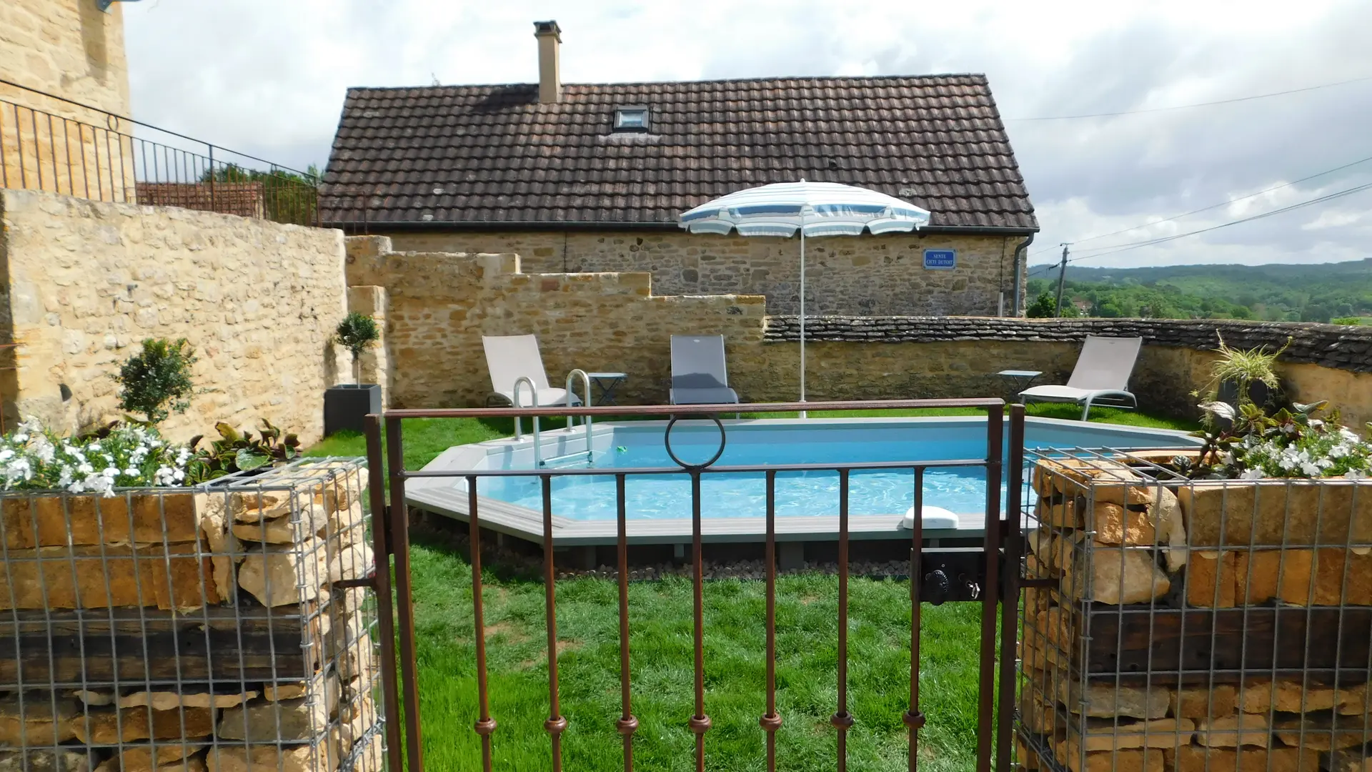 le clos de peyrebbelle avec piscine privée proche de sarlat