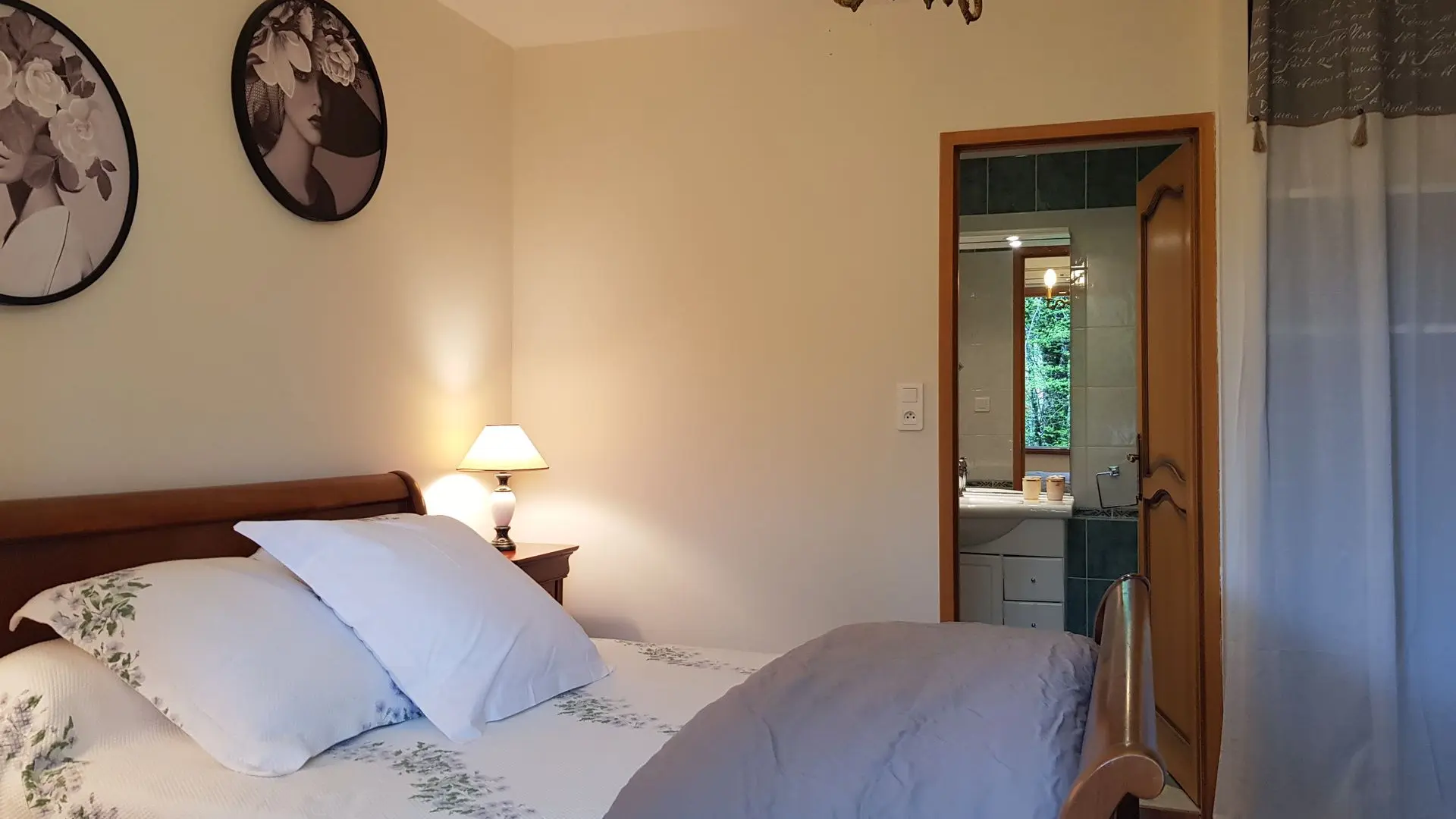 Domaine de Landrevie - Gîte Les Trois Chênes (10)