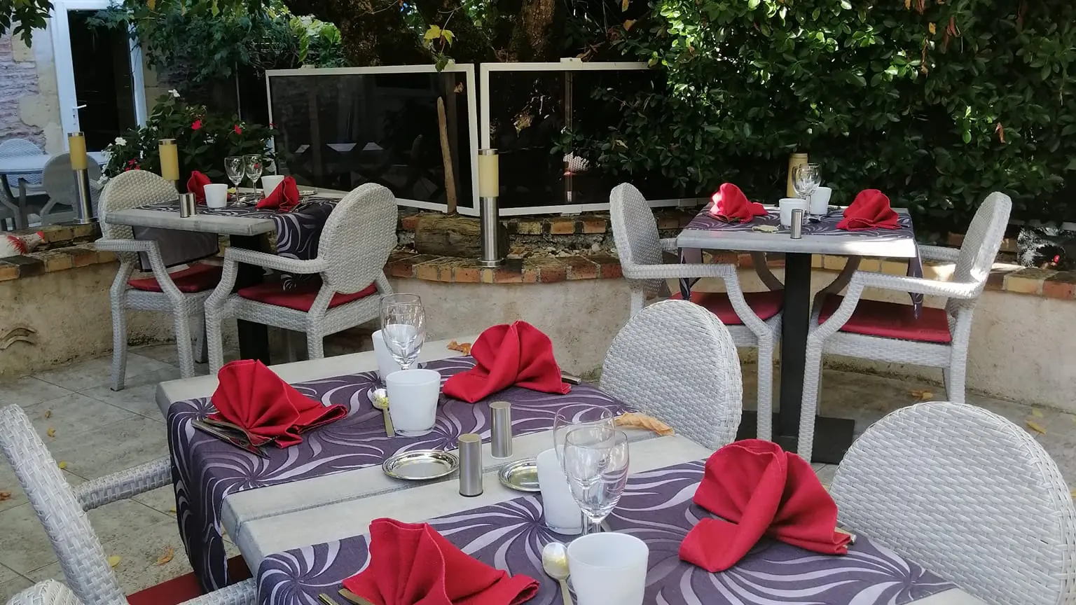 Eclade-restaurant-terrasse