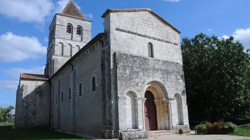 Eglise-La-Chapelle-St-Robert