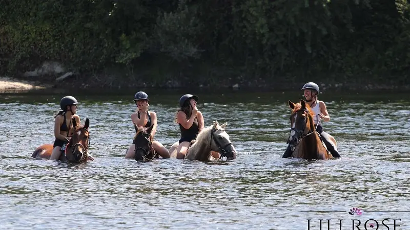 Eperon Laurentais 2023 - Groupe dans l'eau