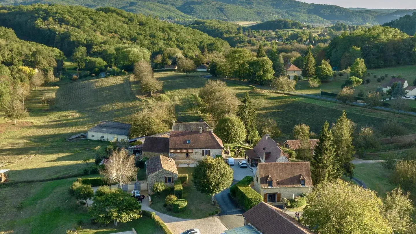 Extérieur - Vue aérienne Cureboursil 1 2