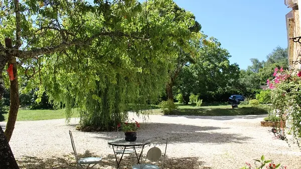 Extérieur 3 gîte la Salamandre redim