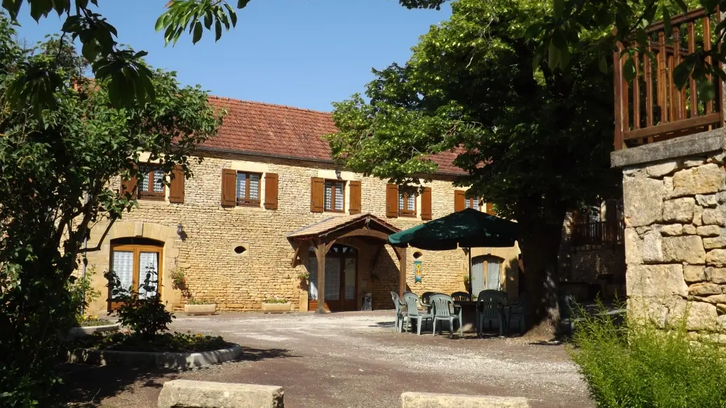 Ferme-auberge-des-Genestes-2