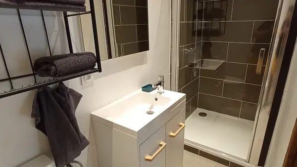 Fleurac_Domaine de Castalia_salle de bain rez-de-chaussée_décembre 2022