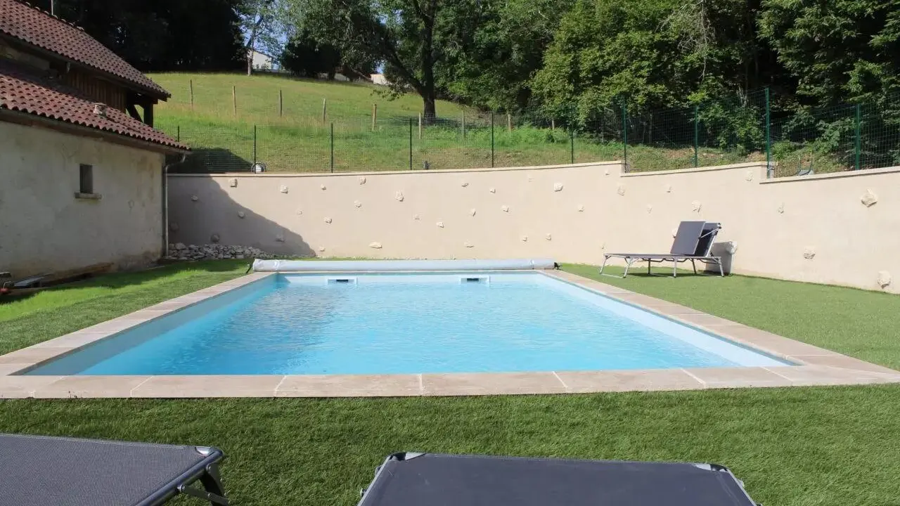 PISCINE SIBO GITE PERIGORD