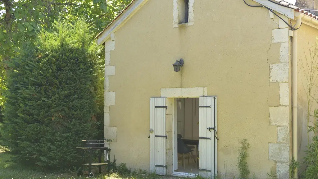 Gite-Aux-Petites-Pourcauds-Entrée-du-gîte-du-pignon-