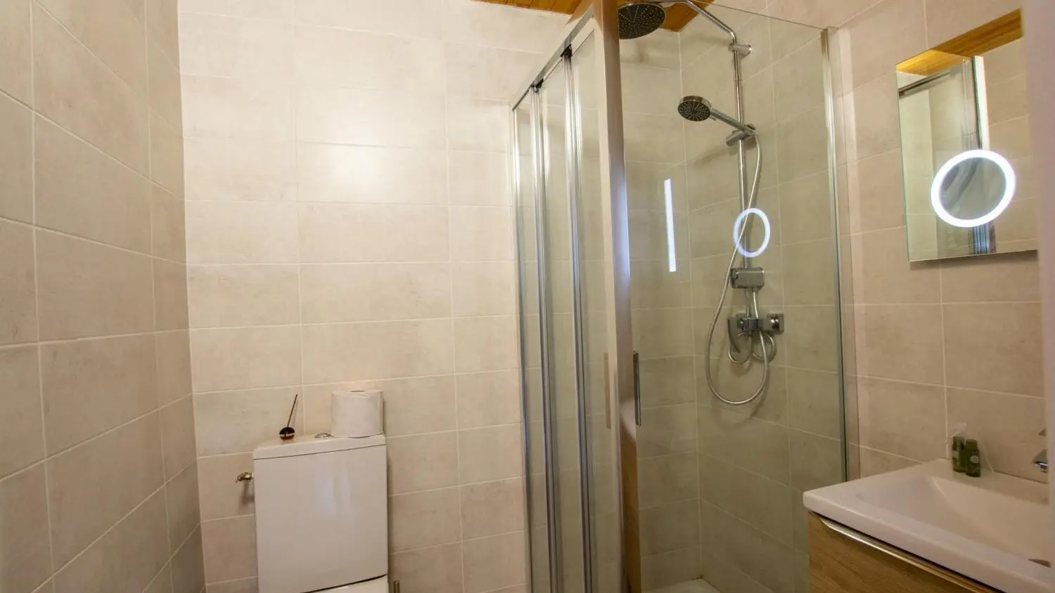 Gite Le Clos des Vigié salle de bain