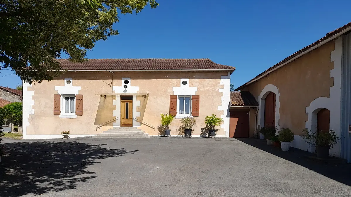 Gite-Reyssoux-façade