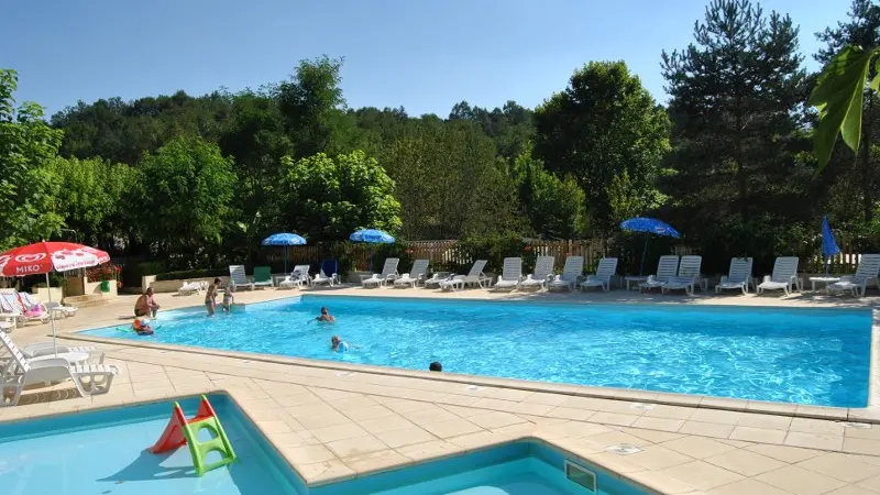 Gîte orchidée-piscine_camping la castillonderie