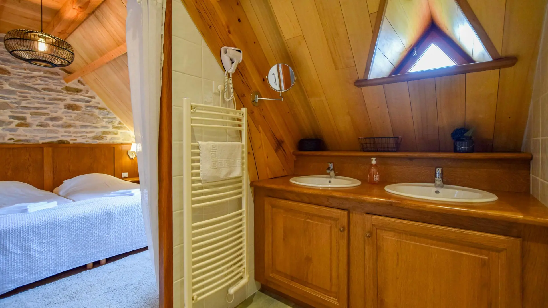 Gite le Bolet salle de douche