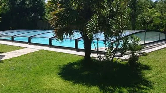 Piscine et jardin