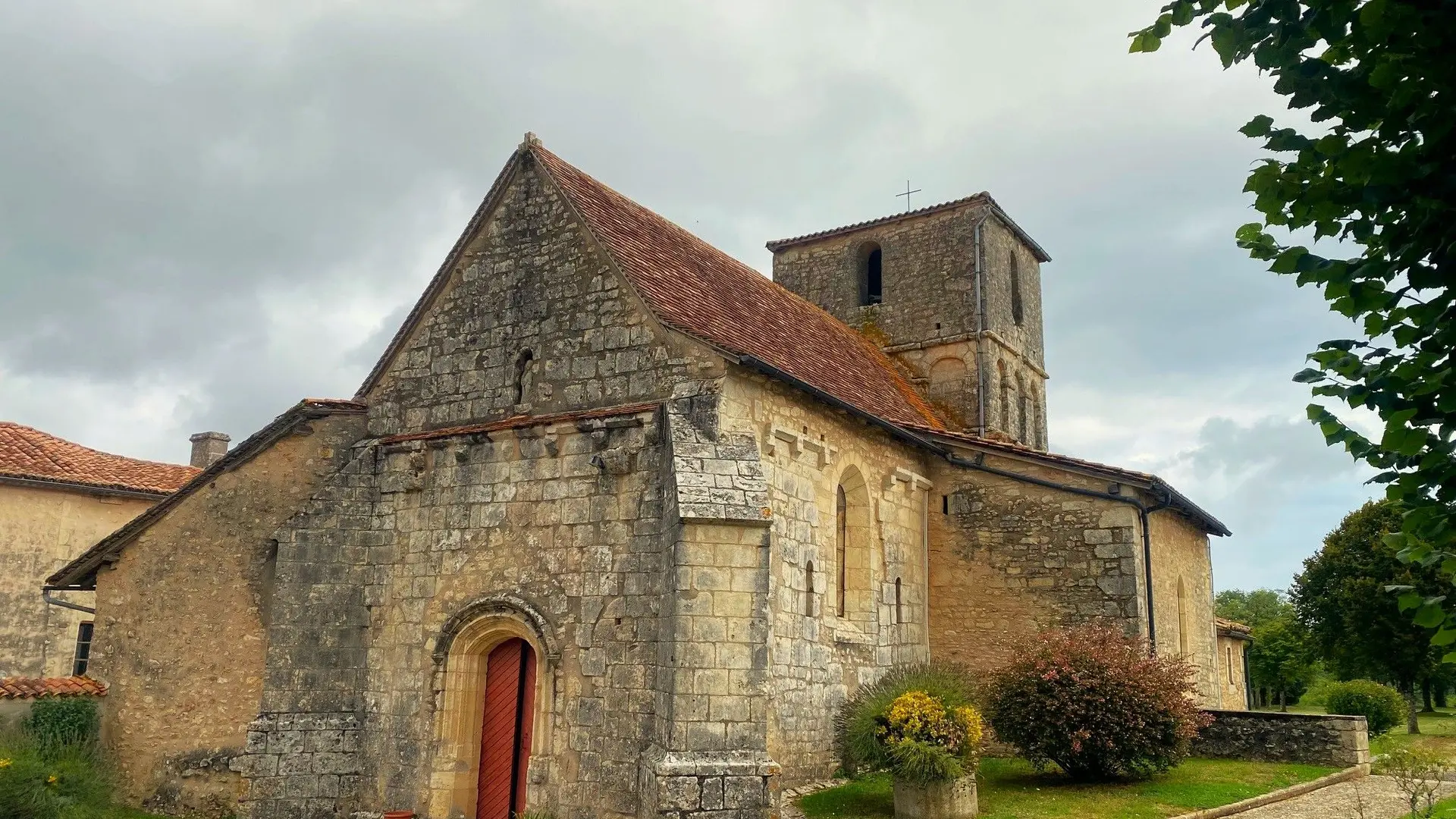 HAUTEFAYE-Boucle du Clos Neuf-Eglise