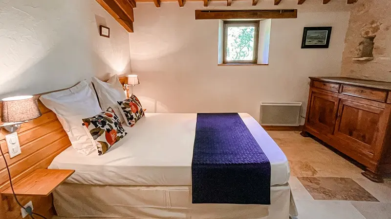 HLO_Coly-Saint-Amand_La Borie d'Asplat_chambre_novembre 2023©SFondaneche