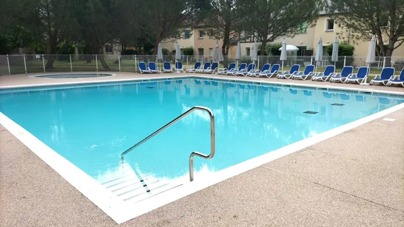 HLO_Le petit logis de Lascaux_Montignac_Piscine_octobre 2024©Tarieul Johann