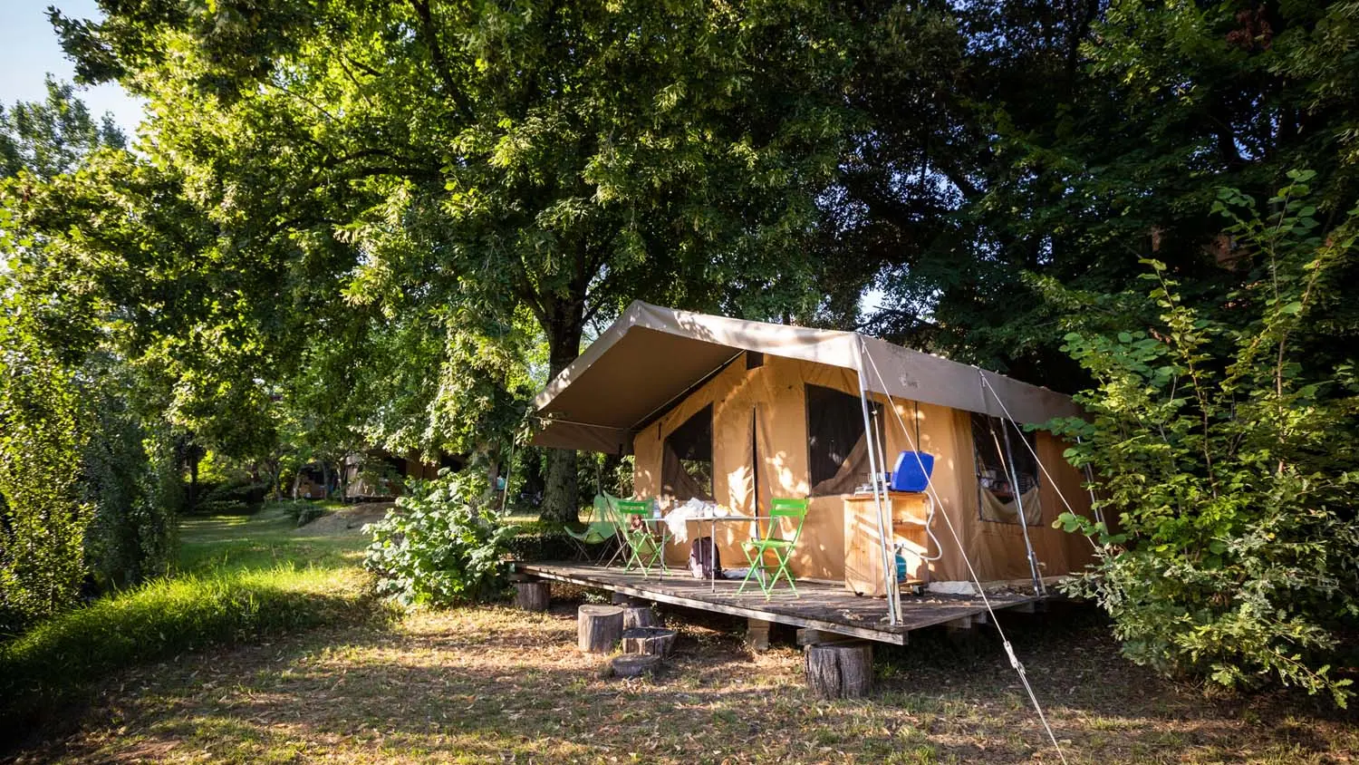HUTTOPIA_-_CAMPING_-_SARLAT-