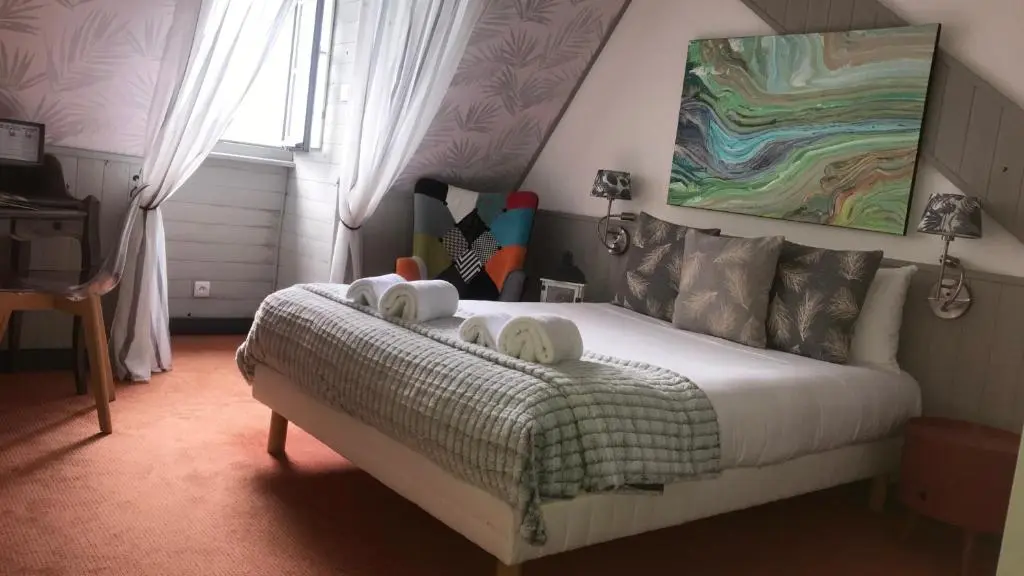 Hôtel Aux Cyprès - chambre 4