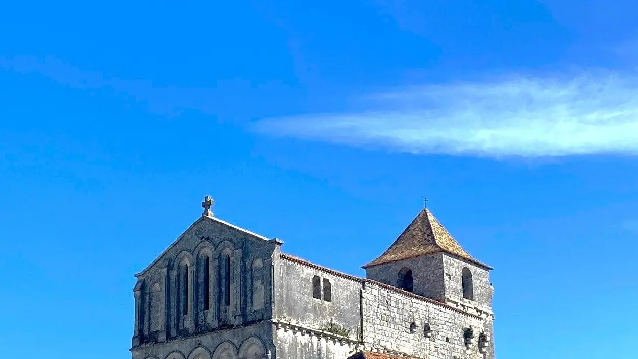 LEGUILLAC-DE-CERCLES-Boucle de Léguillac-Village-Eglise