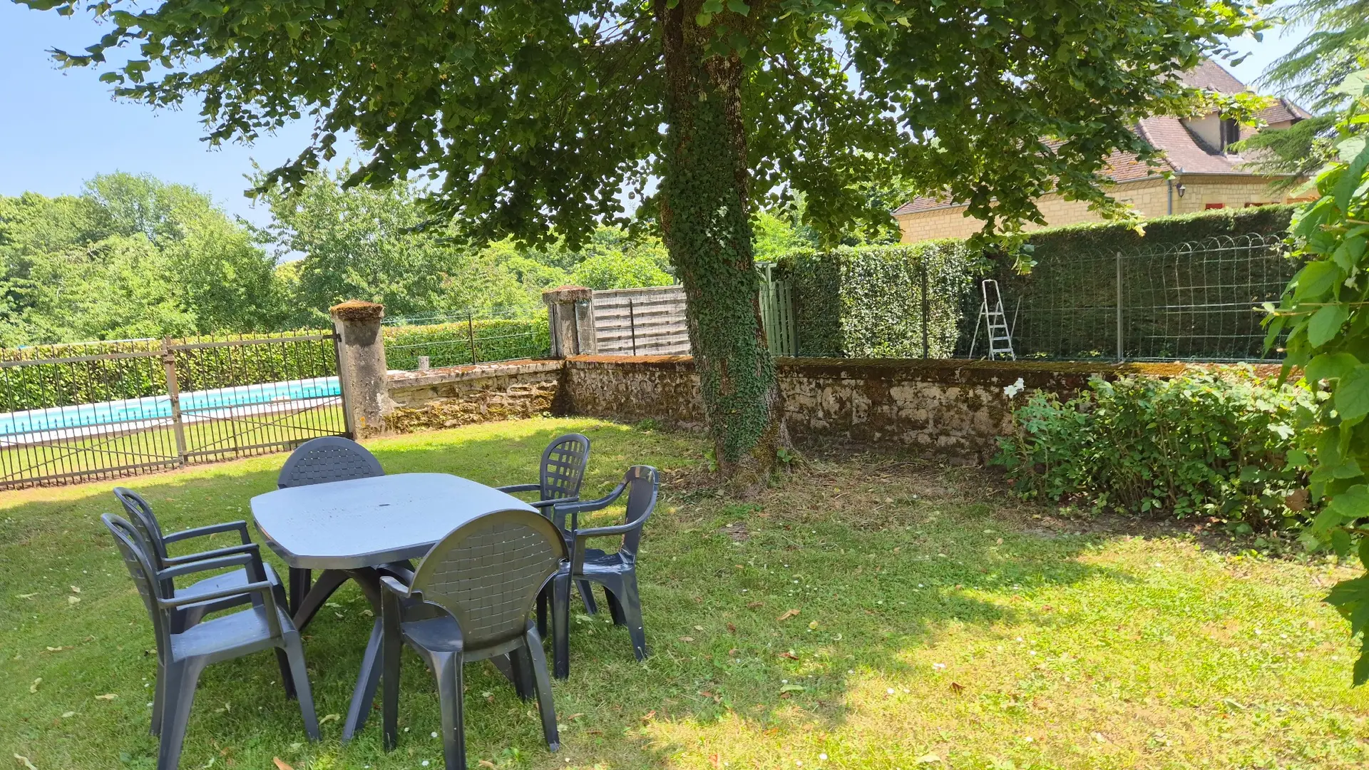 LES GLYCINES avec piscine privée à Sarlat (13)