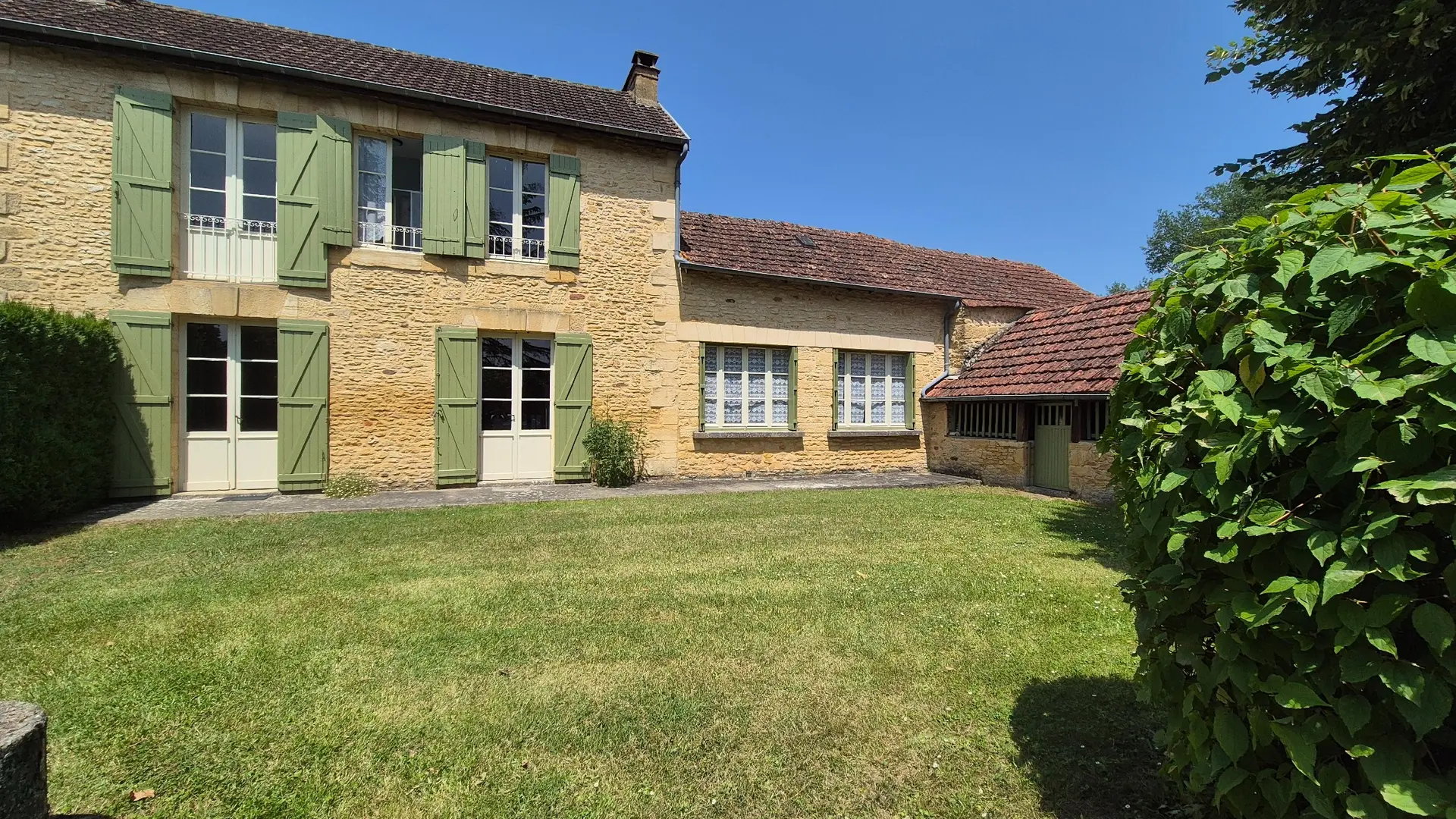 LES GLYCINES avec piscine privée à Sarlat (14)