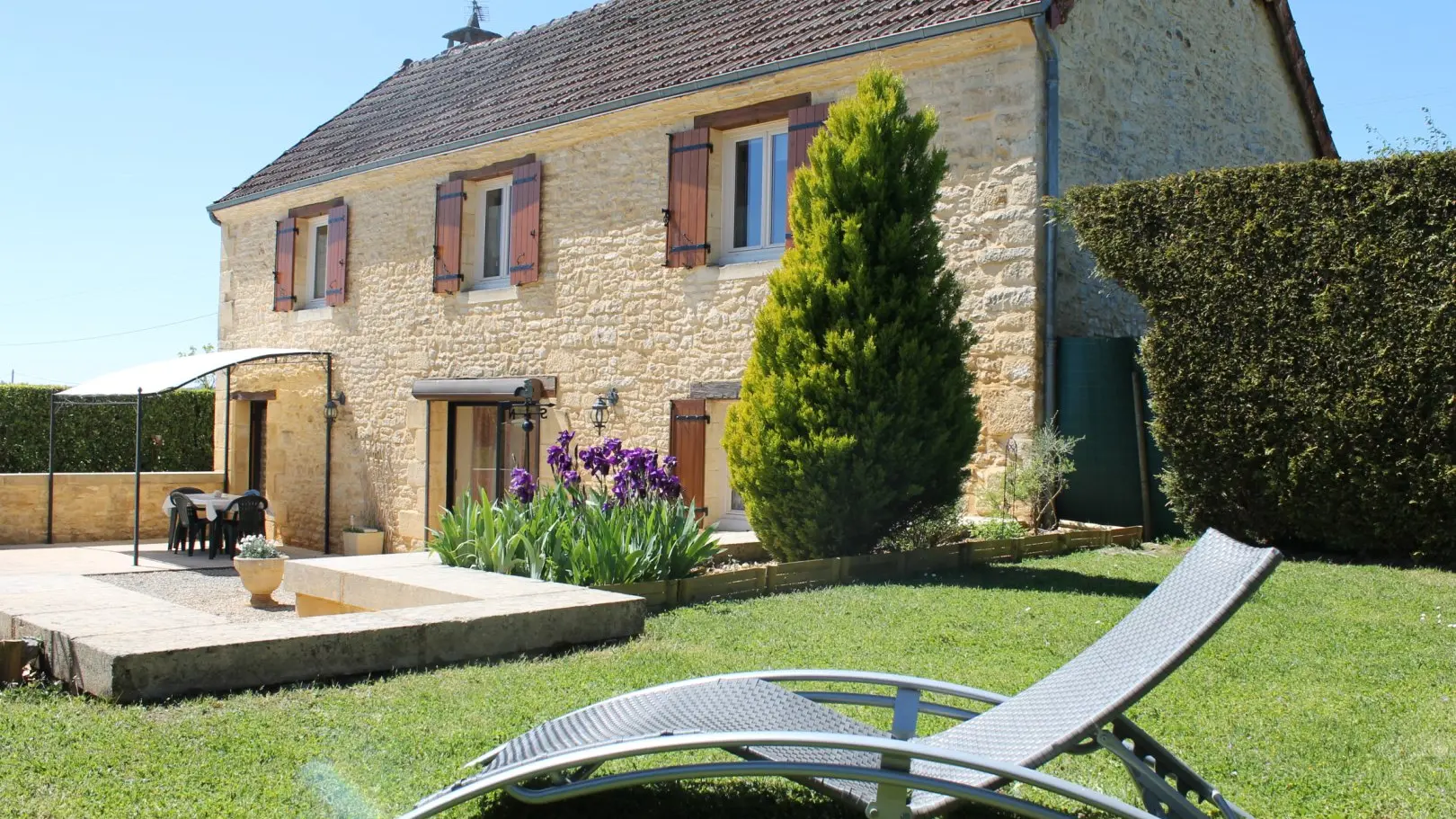 La_Bole_location_charme_proche_Sarlat_avec_jardin