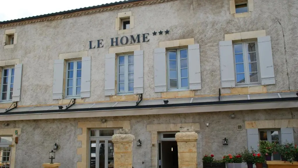 Le Home facade