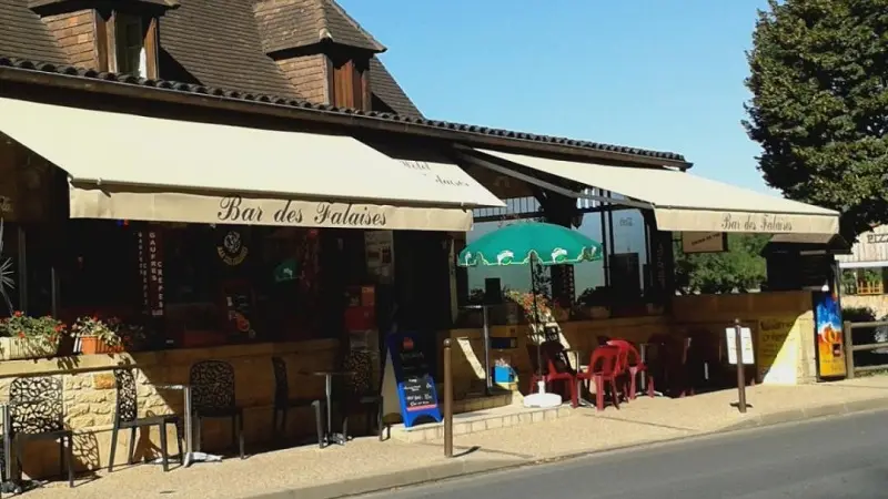 Les Eyzies_Chambres Les Falaises devanture