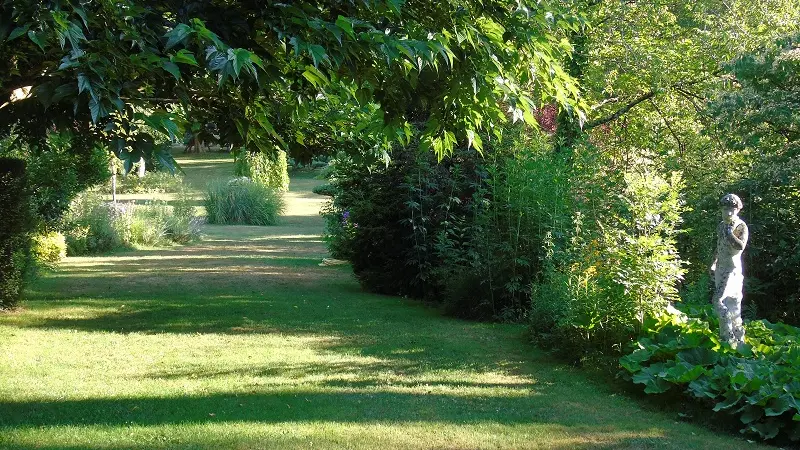 Les Jardins Tranquilles allée