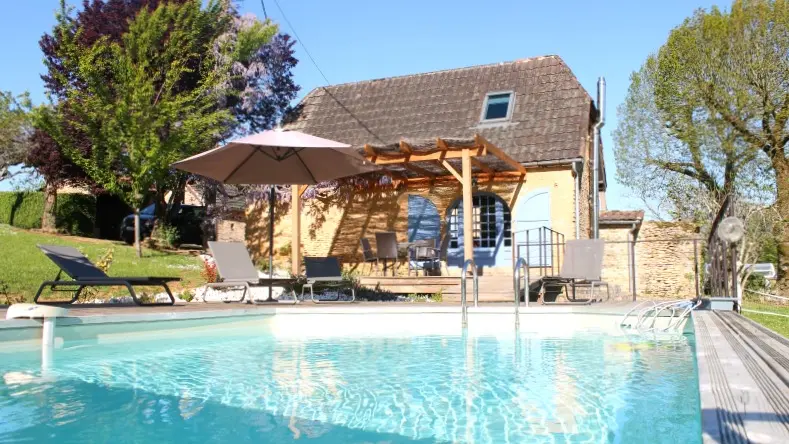 Les_combes_location_proche_Montignac_Lascaux_piscine_privée2